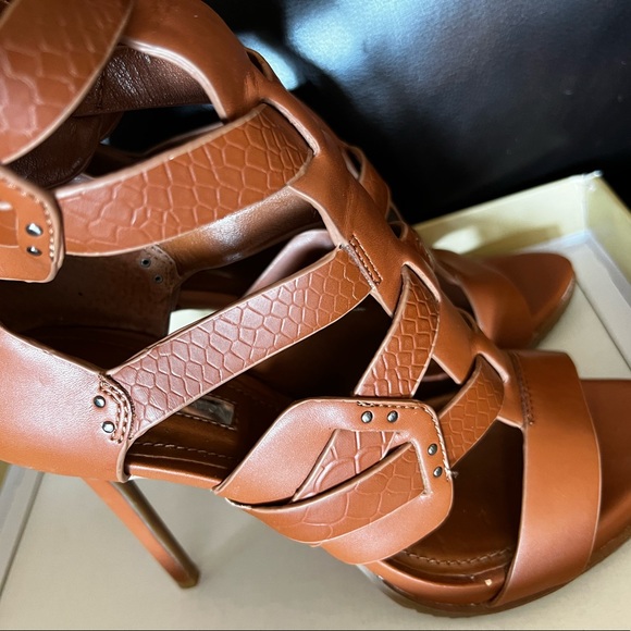 BCBG Generation brown strappy sandal - Picture 4 of 5